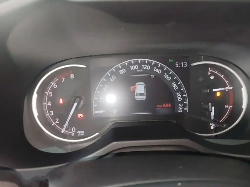 Toyota RAV4 — миниатюра 4