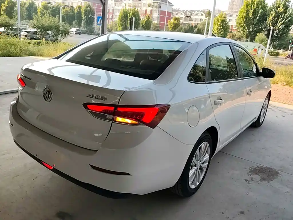 Buick Excelle — миниатюра 7