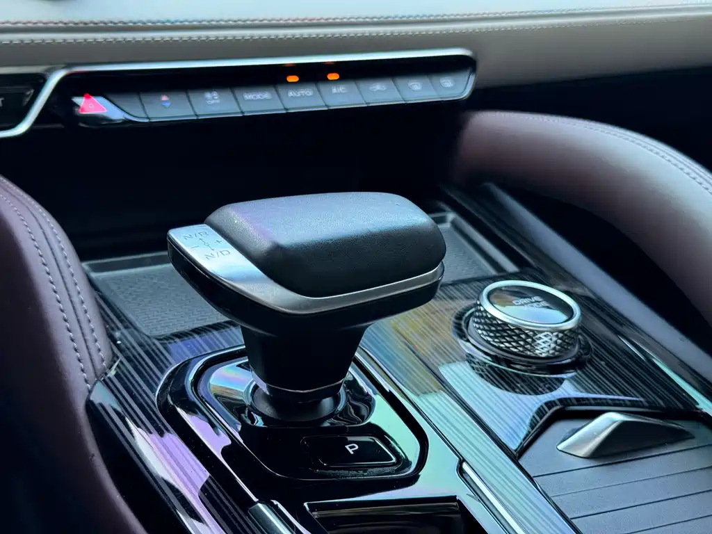 Geely Xingyue L — миниатюра 11