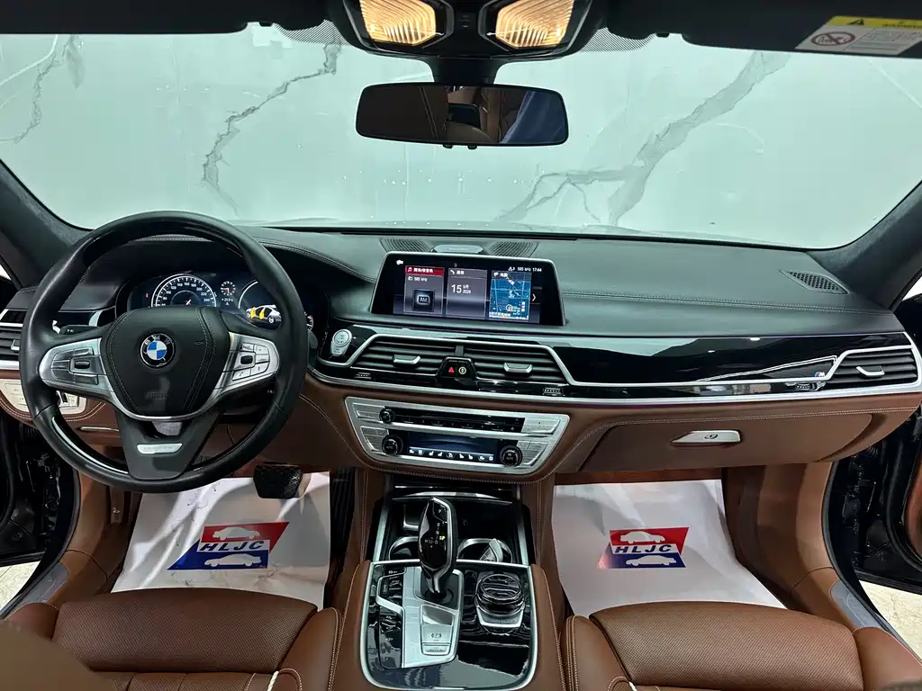 BMW 7 Series — миниатюра 10