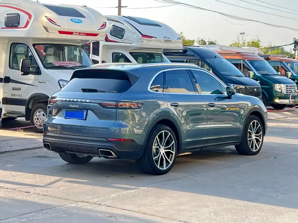 Porsche Cayenne — миниатюра 3