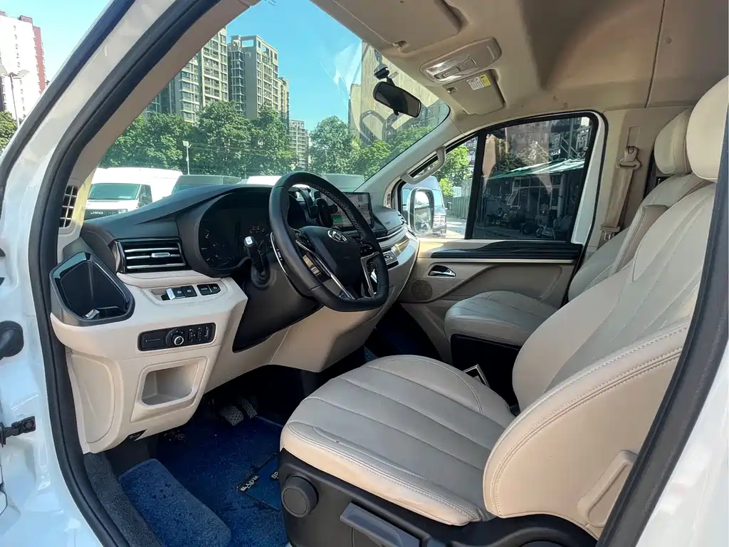 MAXUS V70 — миниатюра 7