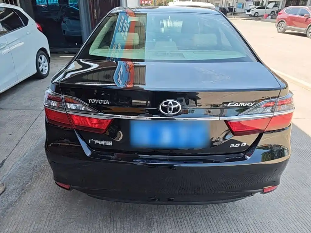 Toyota Camry — миниатюра 6