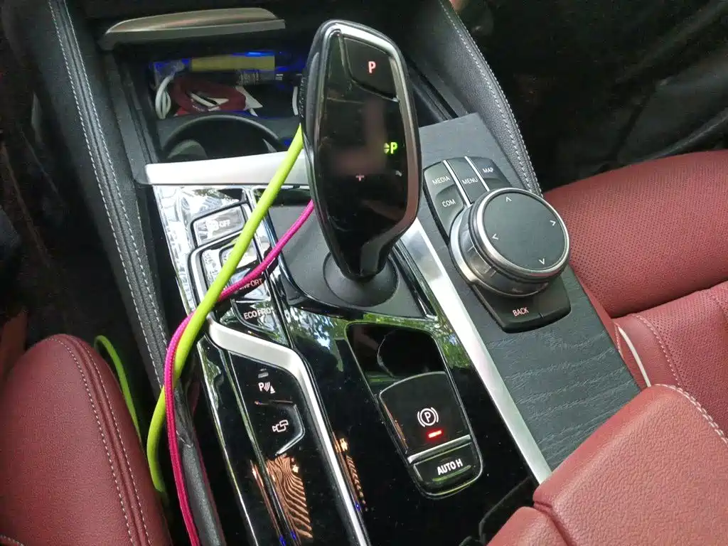 BMW 5 Series — миниатюра 7