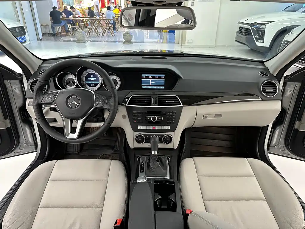 Mercedes-Benz C-Class — миниатюра 20