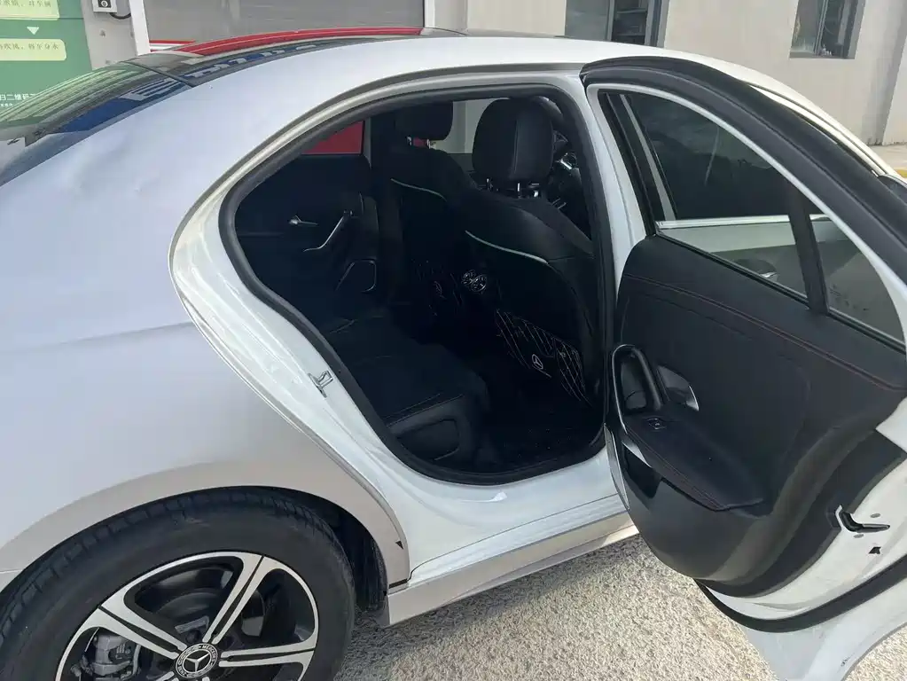 Mercedes-Benz A-Class — миниатюра 7