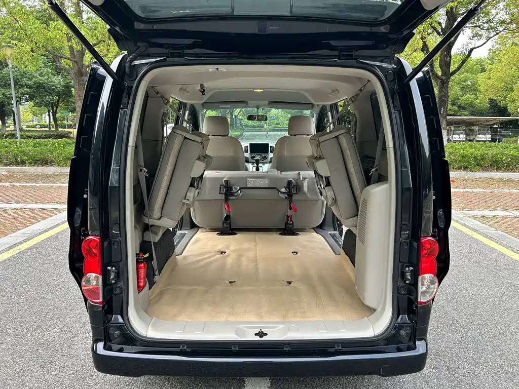 Nissan NV200 — миниатюра 18
