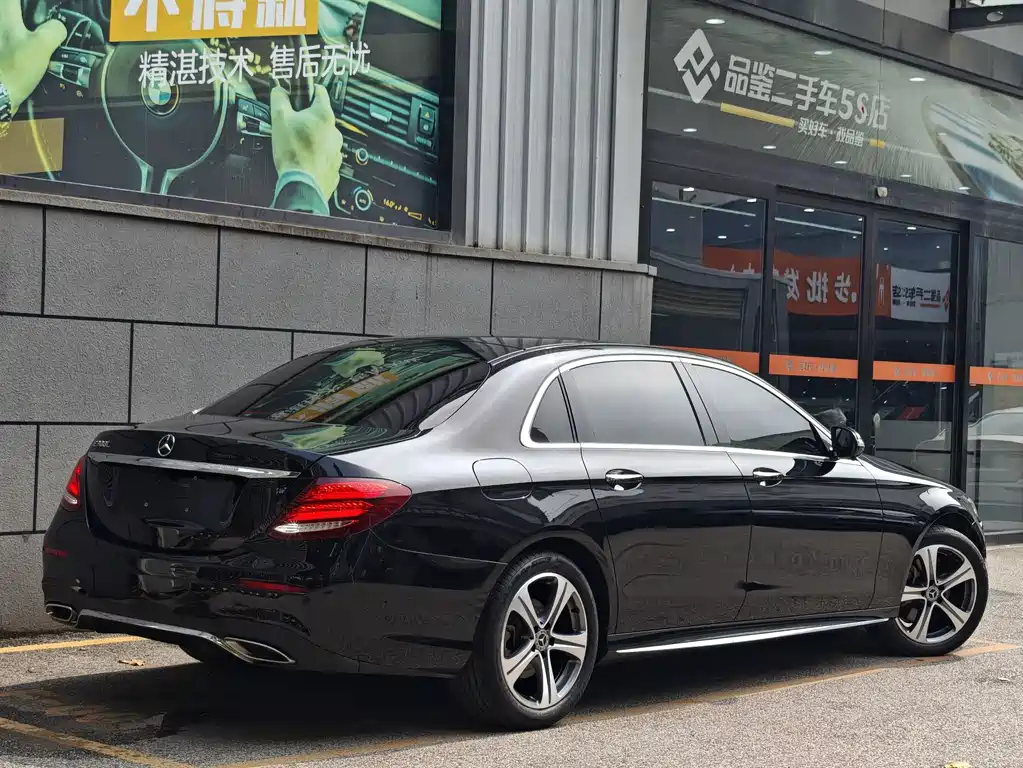 Mercedes-Benz E-Class — миниатюра 3