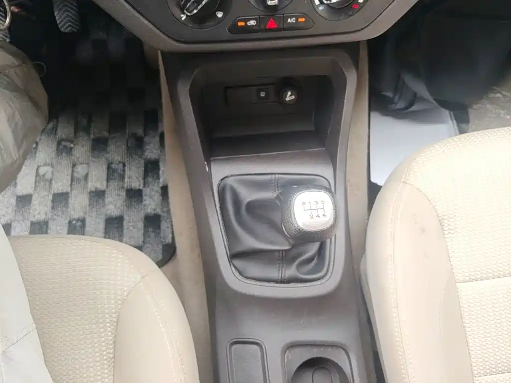 Wuling Hongguang — миниатюра 14