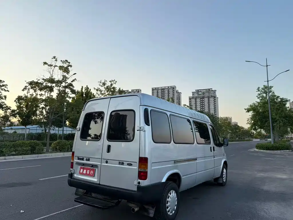 Ford Transit Classic — миниатюра 10