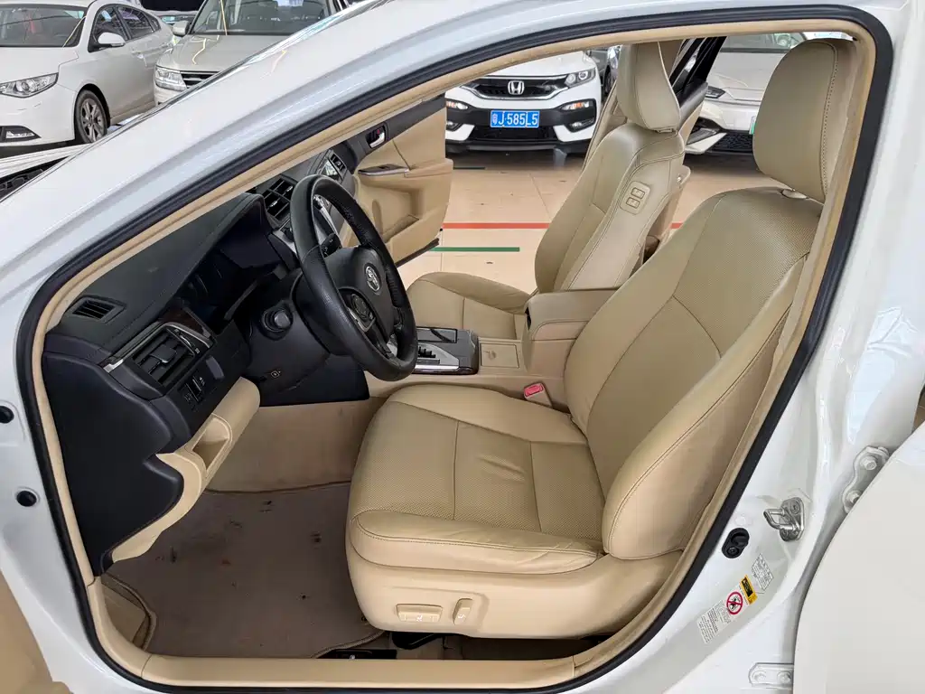 Toyota Camry — миниатюра 21