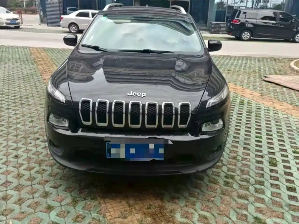 Jeep Cherokee — миниатюра 3