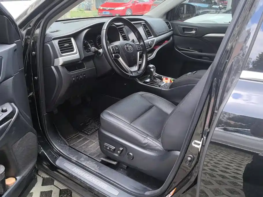 Toyota Highlander — миниатюра 9