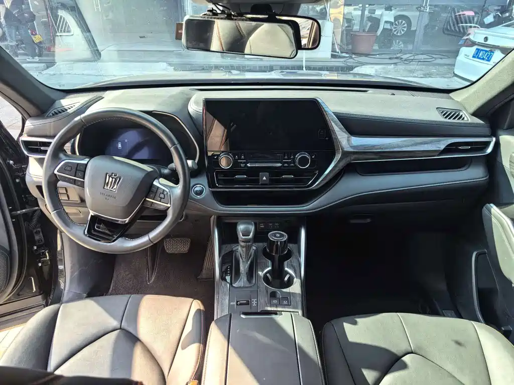 Toyota Crown Kluger — миниатюра 10