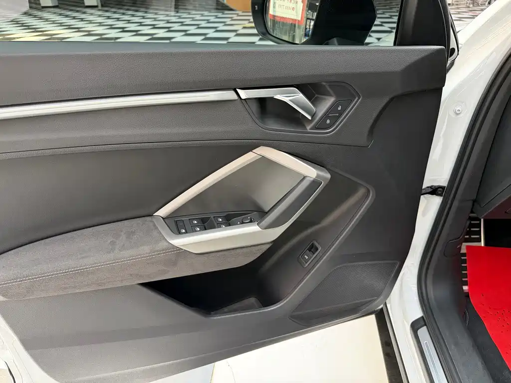 Audi Q3 — миниатюра 4