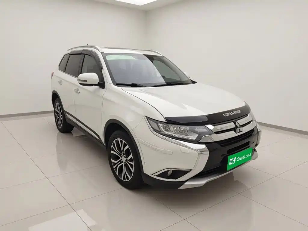 Mitsubishi Outlander — миниатюра 3