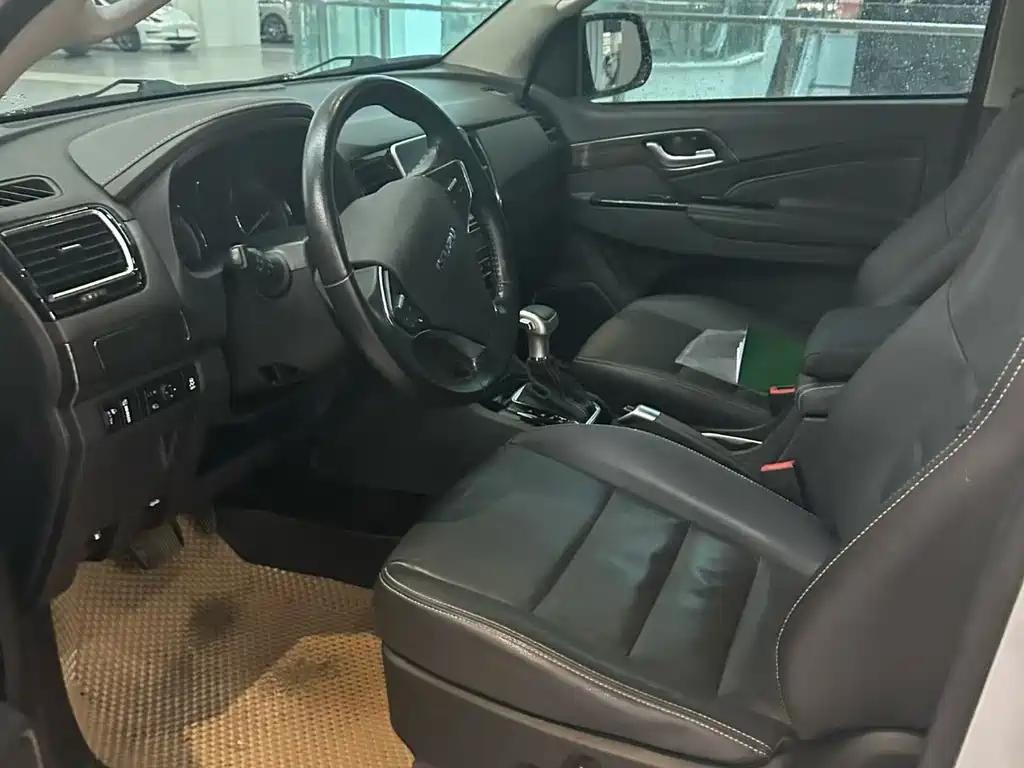 Isuzu MU-X — миниатюра 6