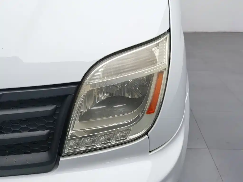 MAXUS V80 — миниатюра 7