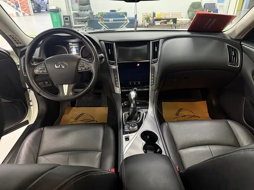 INFINITI Q50L