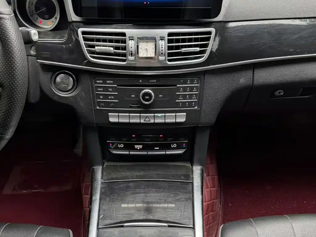 Mercedes-Benz E-Class — миниатюра 11