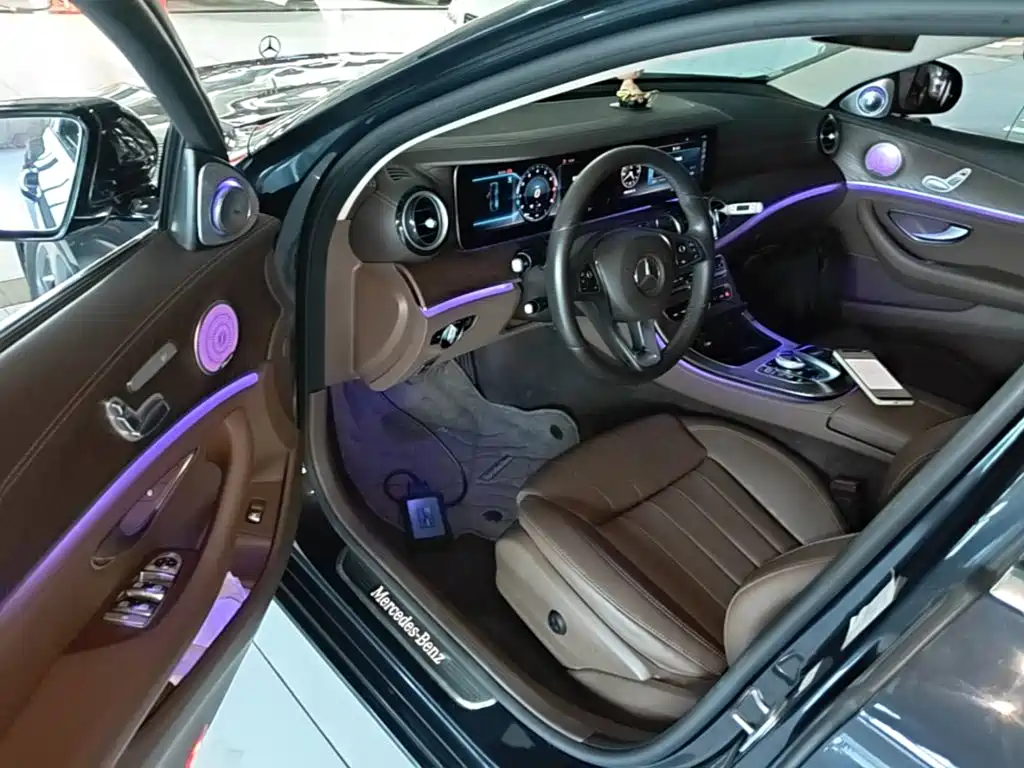 Mercedes-Benz E-Class — миниатюра 16