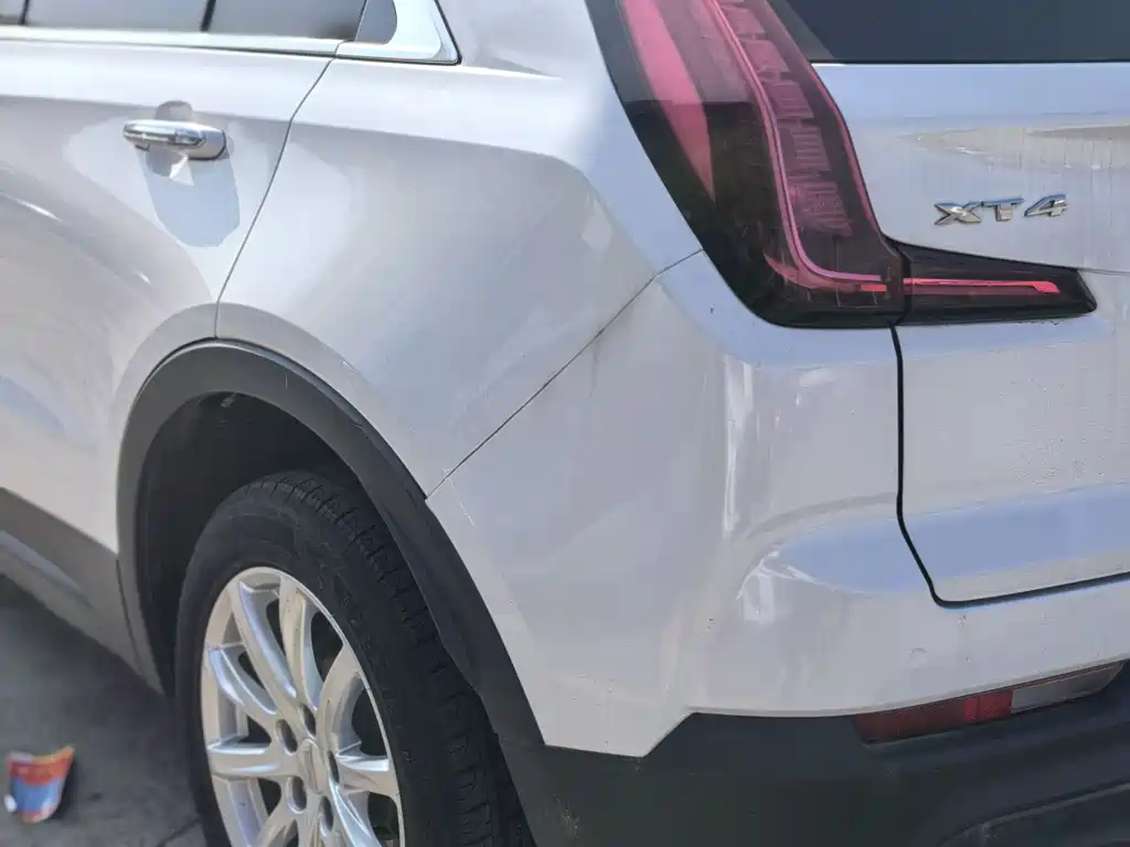 CADILLAC XT4