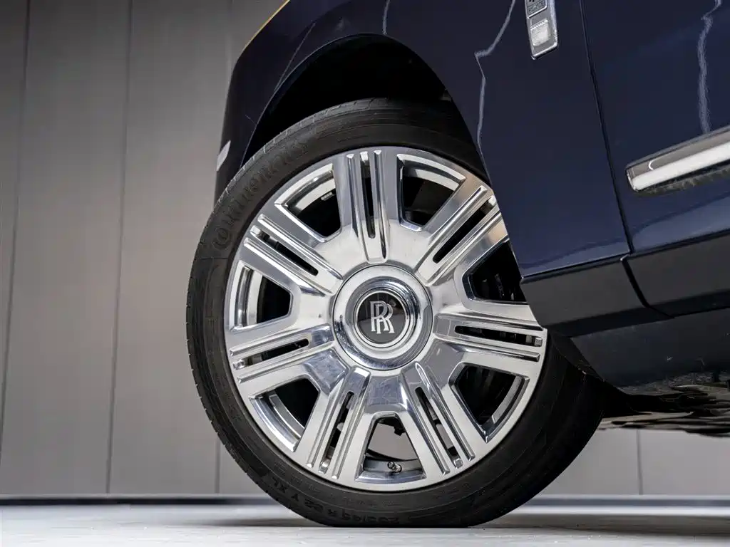 Rolls-Royce Cullinan 2018 мест