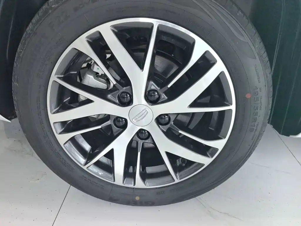 Geely Emgrand — миниатюра 22