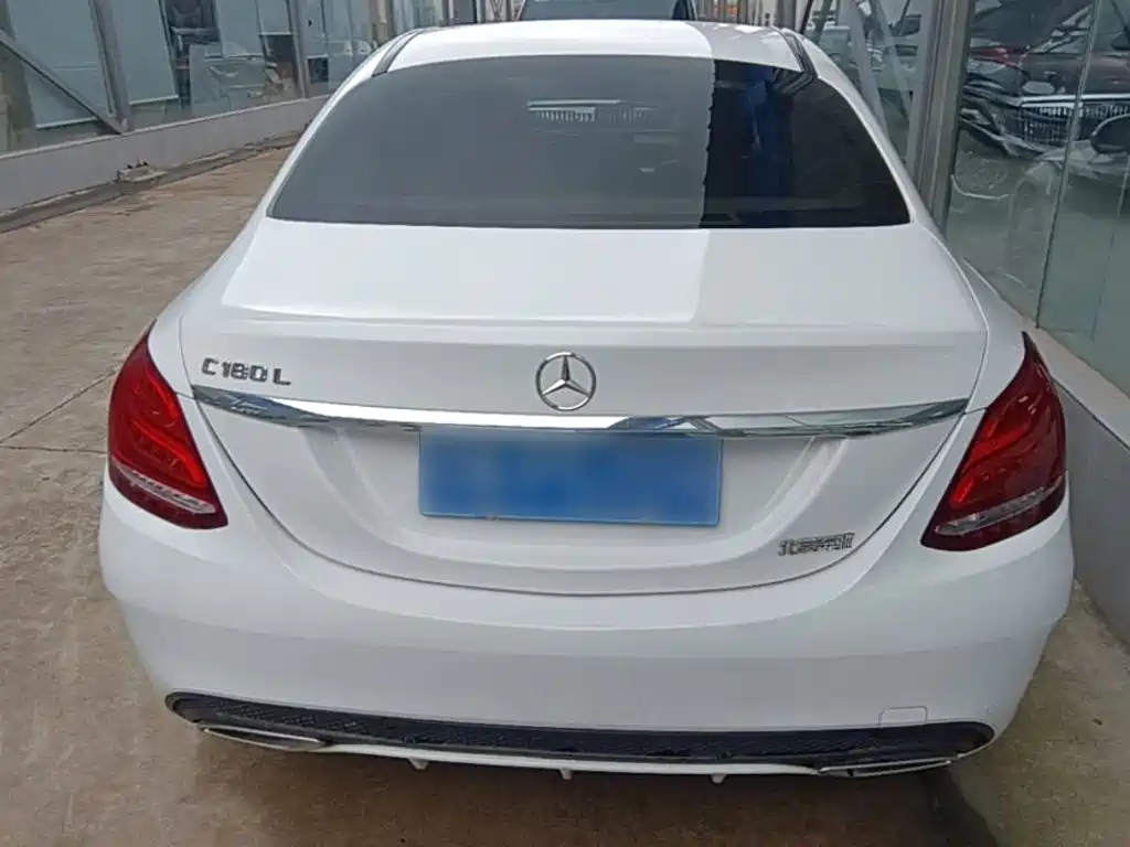 Mercedes-Benz C-Class — миниатюра 6