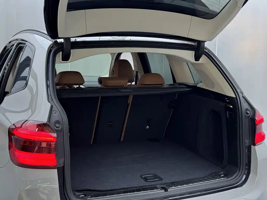 BMW iX3 — миниатюра 8