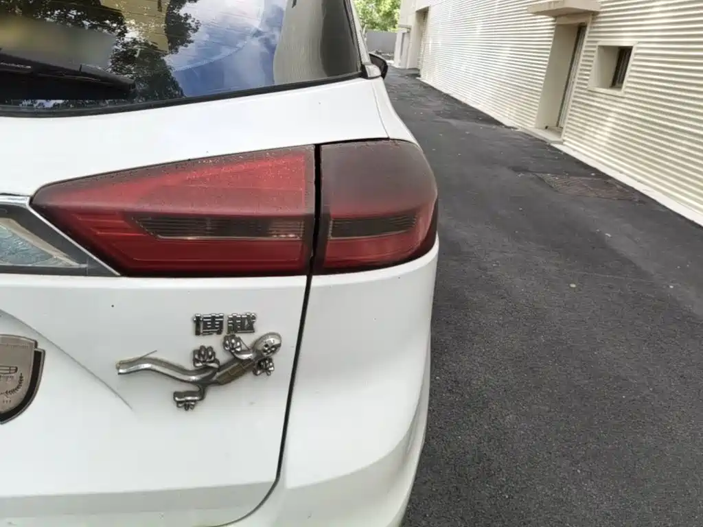Geely Boyue — миниатюра 8