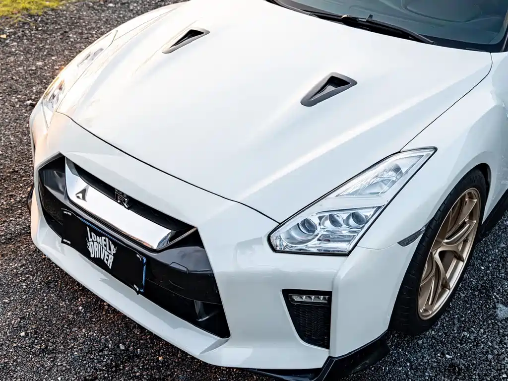 Nissan GT-R — миниатюра 10
