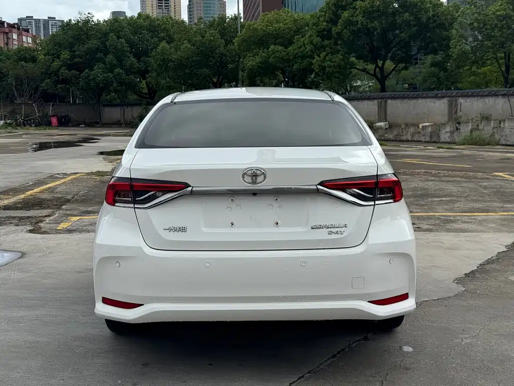 Toyota Corolla — миниатюра 12