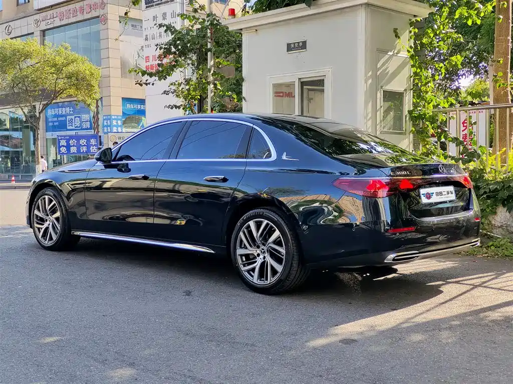 Mercedes-Benz E-Class E 2025 E 300 L Fashion