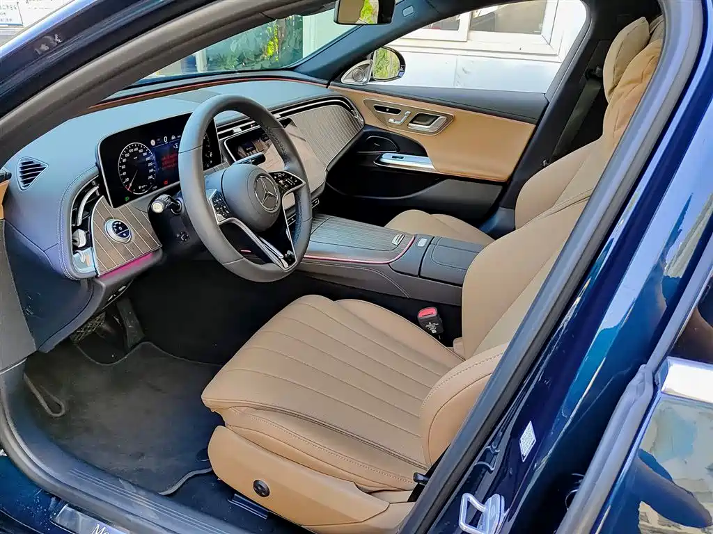 Mercedes-Benz E-Class E 2025 E 300 L Fashion