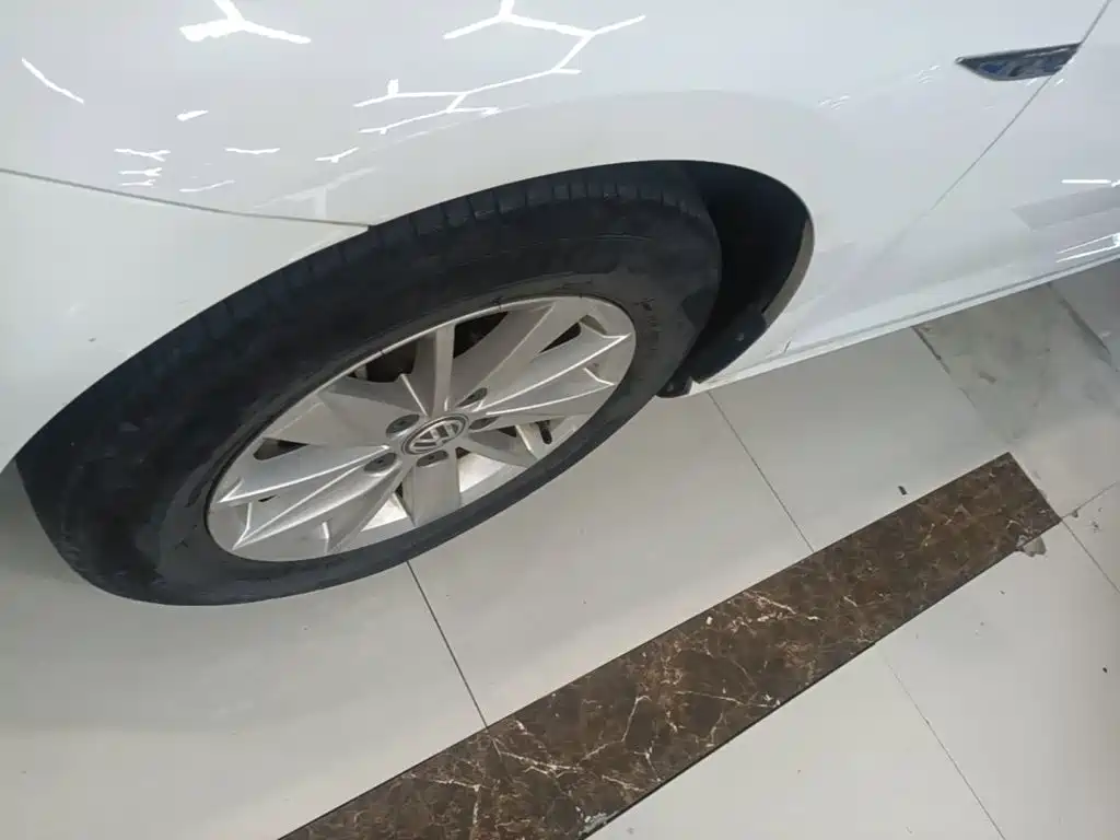 Volkswagen Golf — миниатюра 23