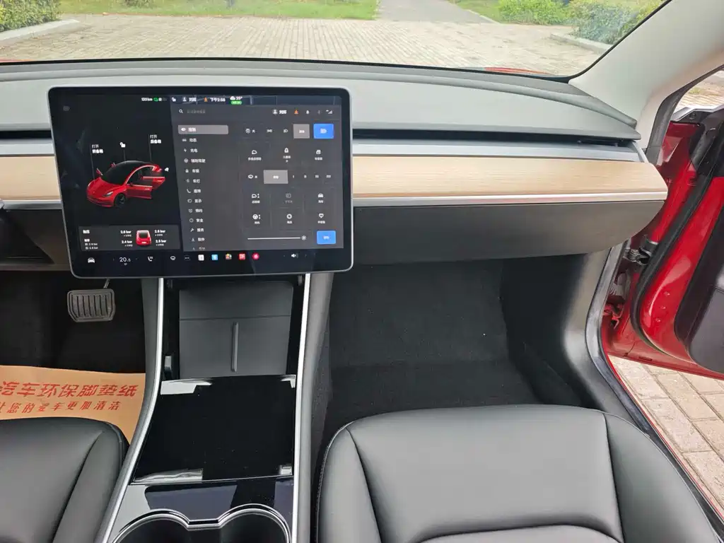 Tesla Model 3 — миниатюра 14
