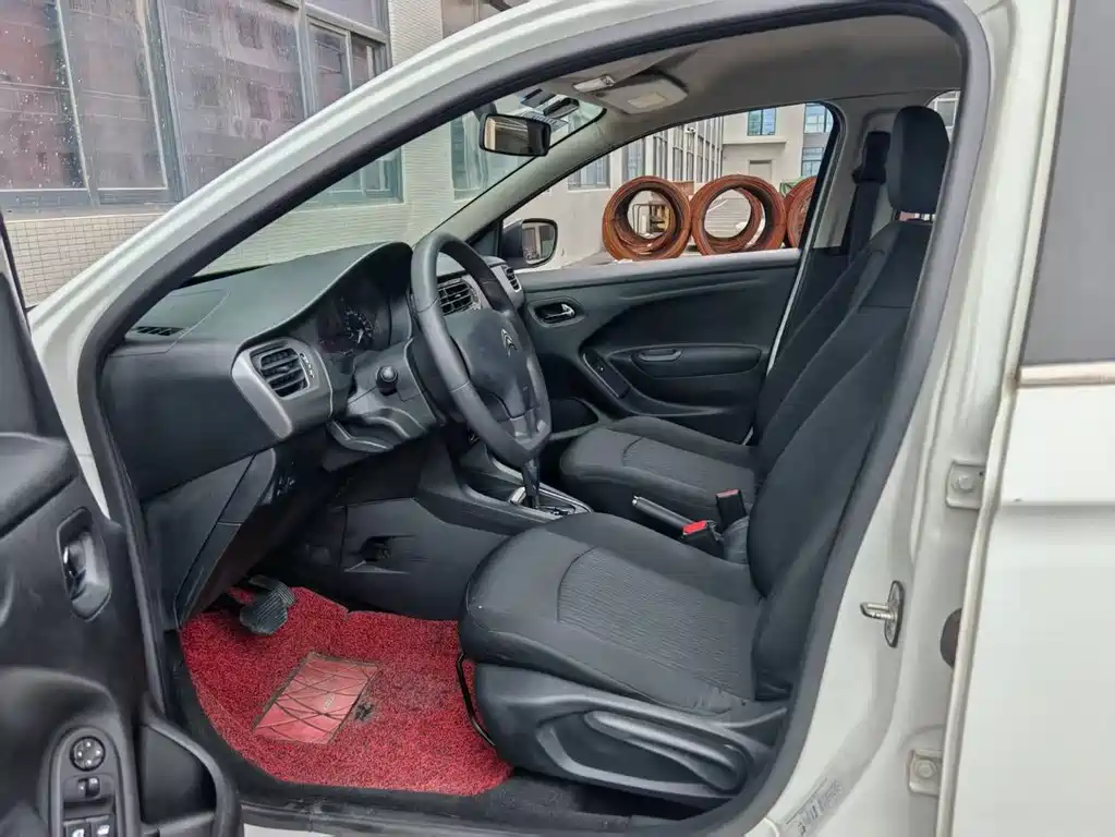 Citroen Elysee — миниатюра 8