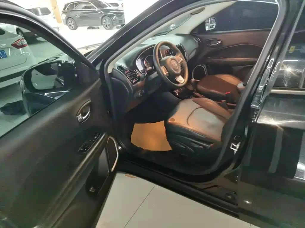Jeep Compass — миниатюра 16