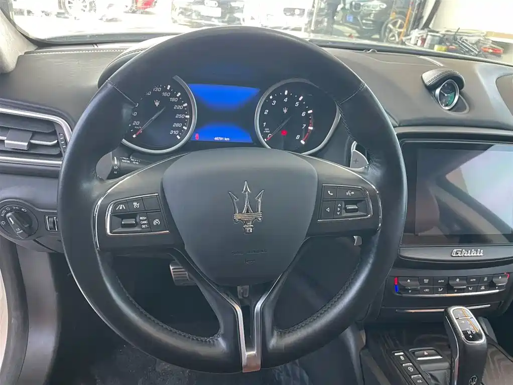 MASERATI GHIBLI