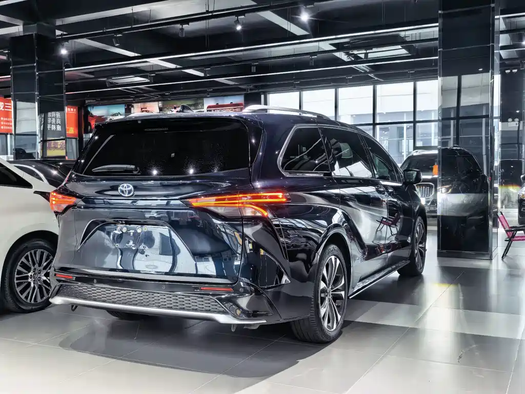 Toyota Granvia 2.5L Hybrid Flagship VIP Edition, фото 14