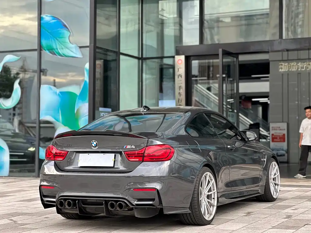 BMW M4 — миниатюра 6