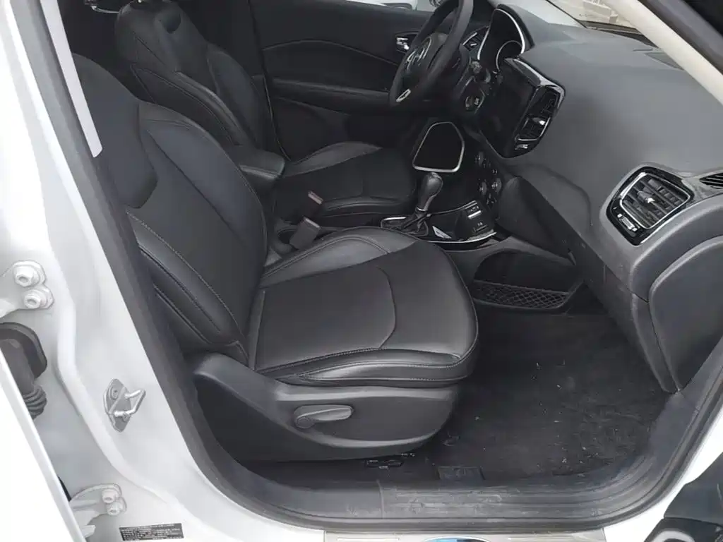 Jeep Compass — миниатюра 25