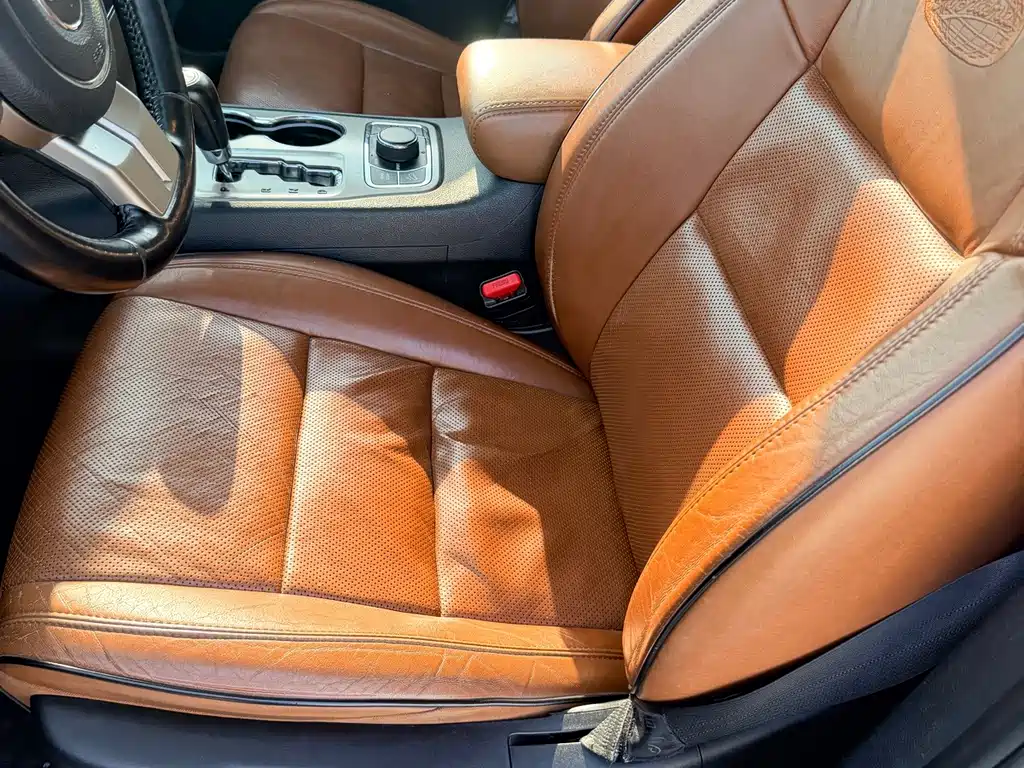 Jeep Grand Cherokee (Import) — миниатюра 8