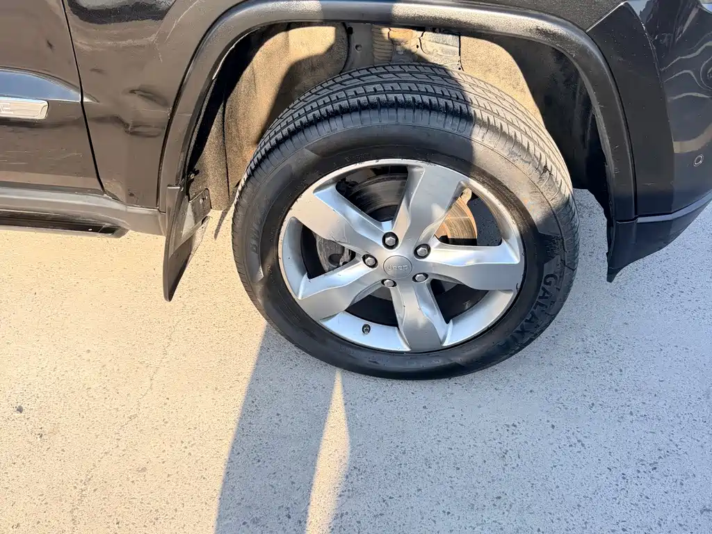 Jeep Grand Cherokee (Import) — миниатюра 25
