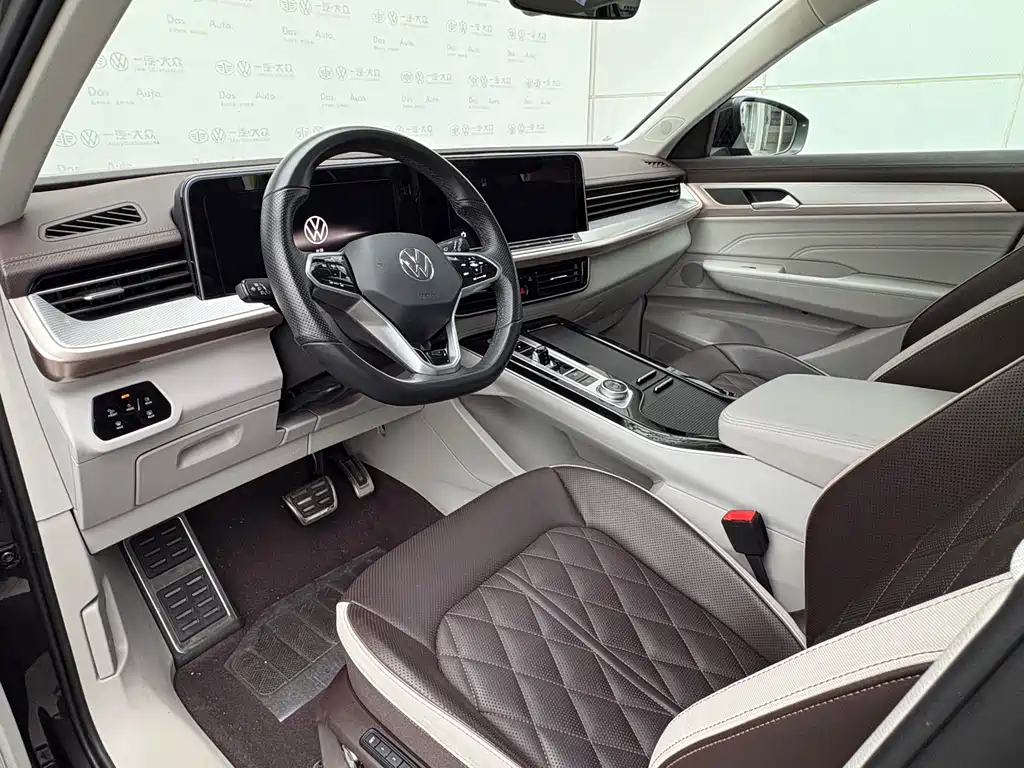 Volkswagen Tavendor 2023 380TSI R-Line