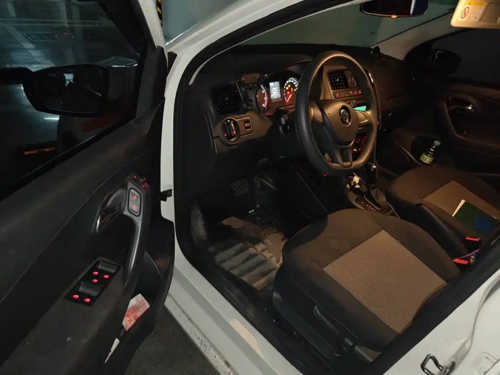 Volkswagen Polo — миниатюра 12