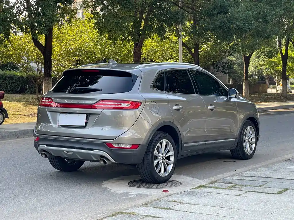 Lincoln MKC — миниатюра 8