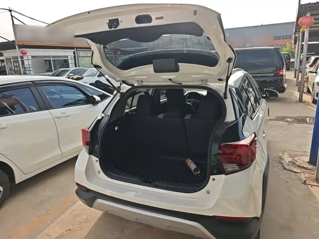 Toyota Yaris L — миниатюра 19