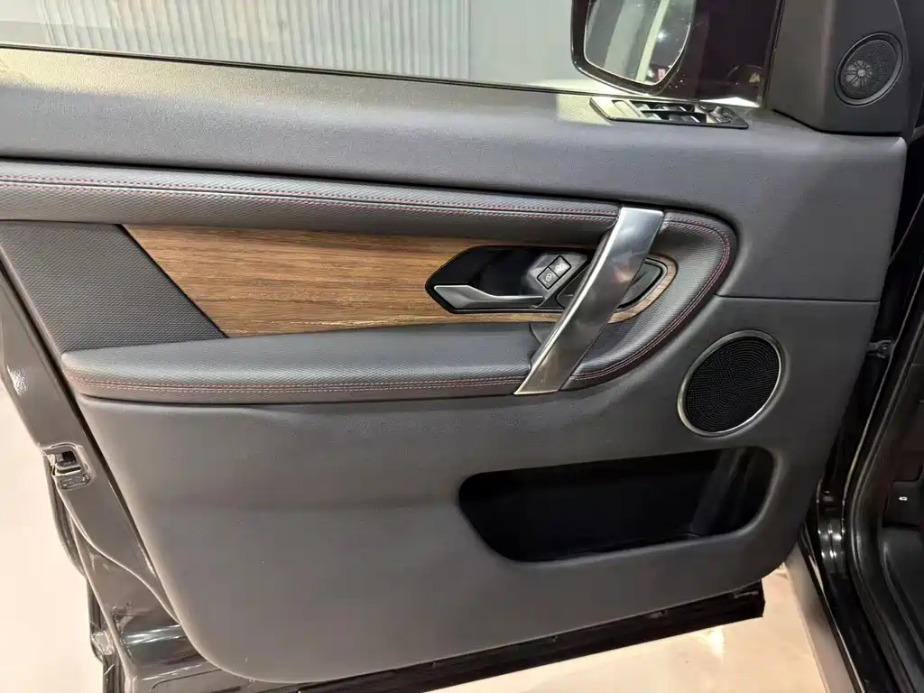 Land Rover Discovery Sport — миниатюра 11